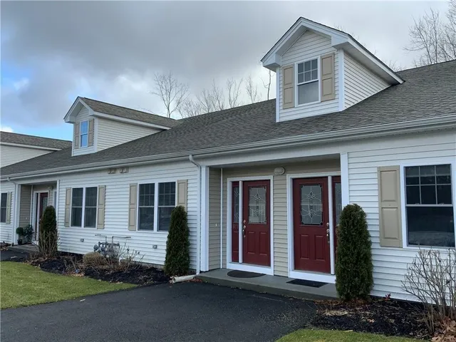 $2,400 | 6 Gray Coach Lane, Unit 606, Cranston, RI 02921