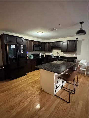 $2,400 | 6 Gray Coach Lane, Unit 606, Cranston, RI 02921