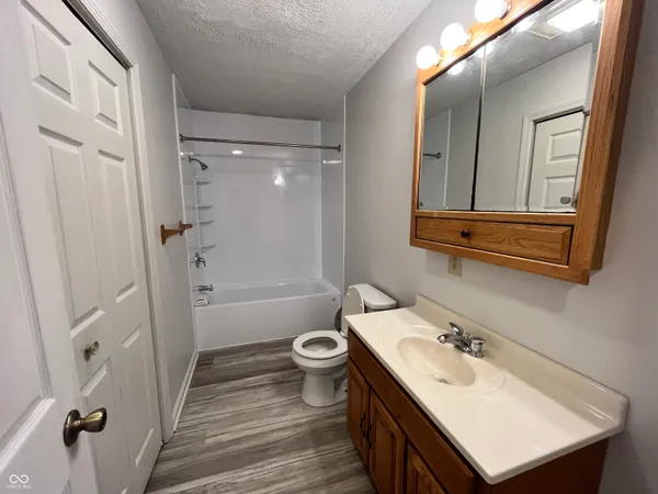 $551,998 | 210 South Walnut Street, Atlanta, IN 46031