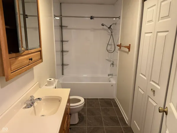 $551,998 | 210 South Walnut Street, Atlanta, IN 46031