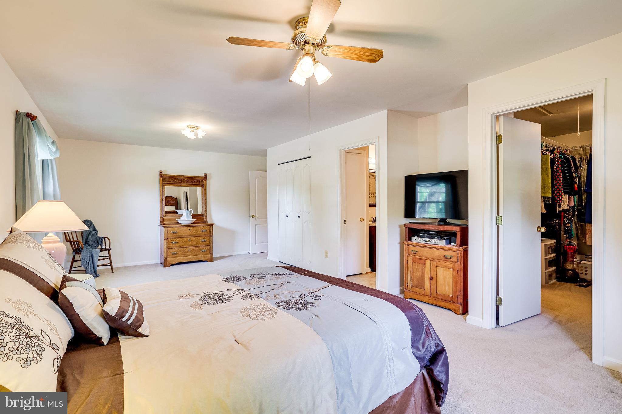 306 South Harrison Road Sterling, VA 20164 - Photo 32 of 67 Gallery Image 32