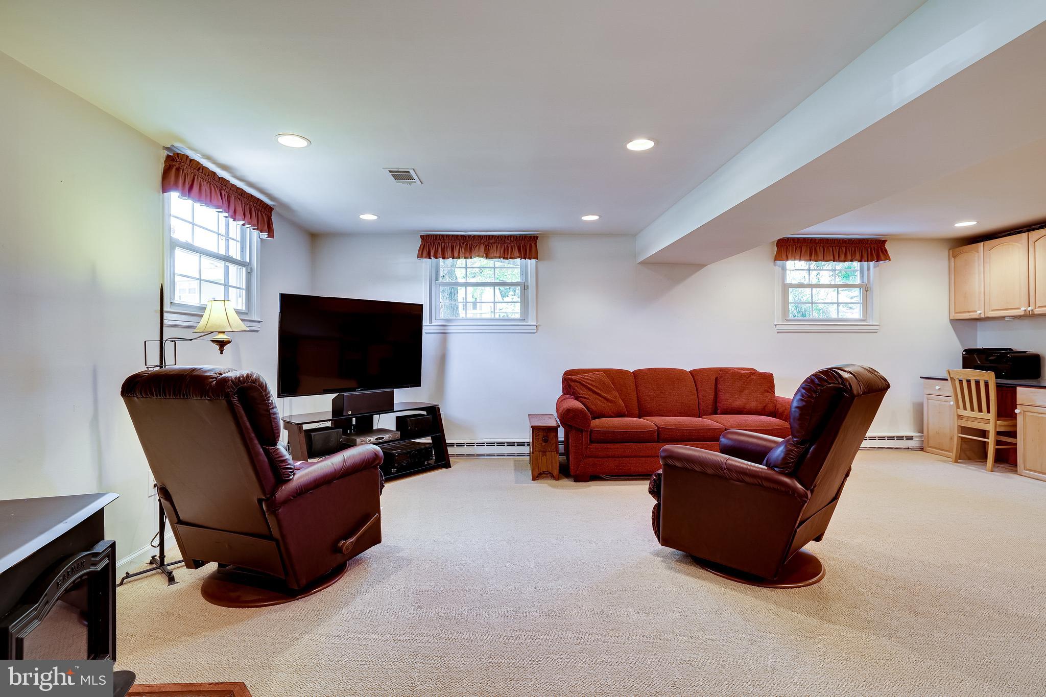 306 South Harrison Road Sterling, VA 20164 - Photo 46 of 67 Gallery Image 46