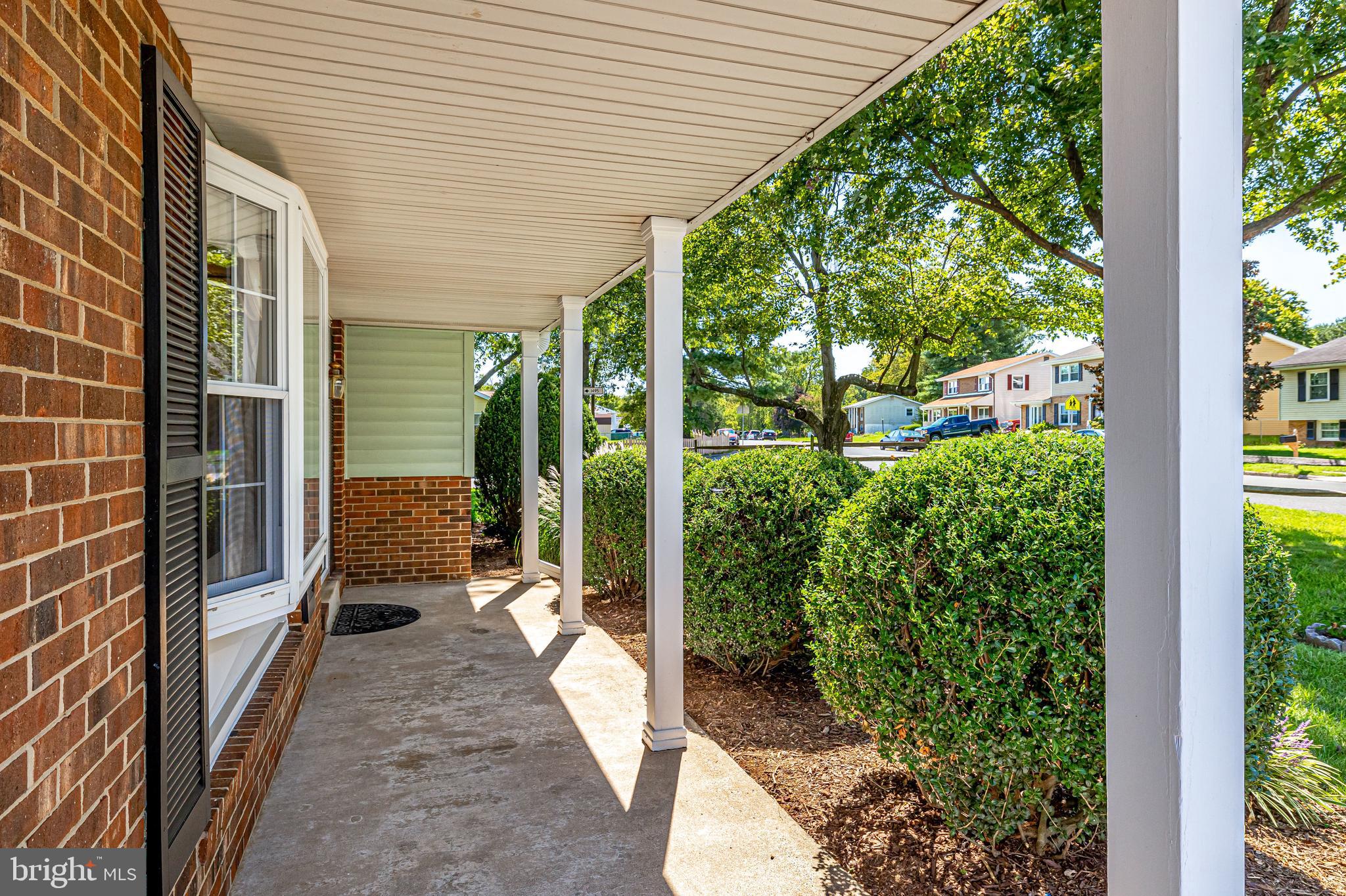 306 South Harrison Road Sterling, VA 20164 - Photo 6 of 67 Gallery Image 6