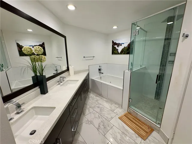 $840,000 | 1310 East Ocean Boulevard, Unit 101, Long Beach, CA 90802