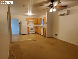505 34th Street Springfield, OR 97478 - Photo 3 of 12