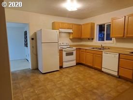 505 34th Street Springfield, OR 97478 - Photo 4 of 12