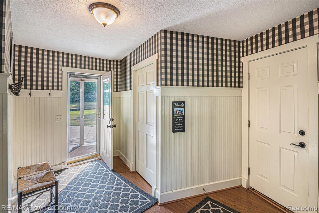 6277 Elms Road Flushing, MI 48433 - Photo 16 of 47 50085997-15.JPG