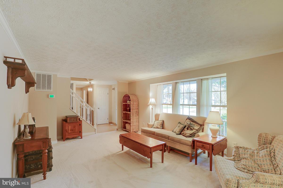 7249 Single Wheel Path Columbia, MD 21046 - Photo 2 of 29 Living Room