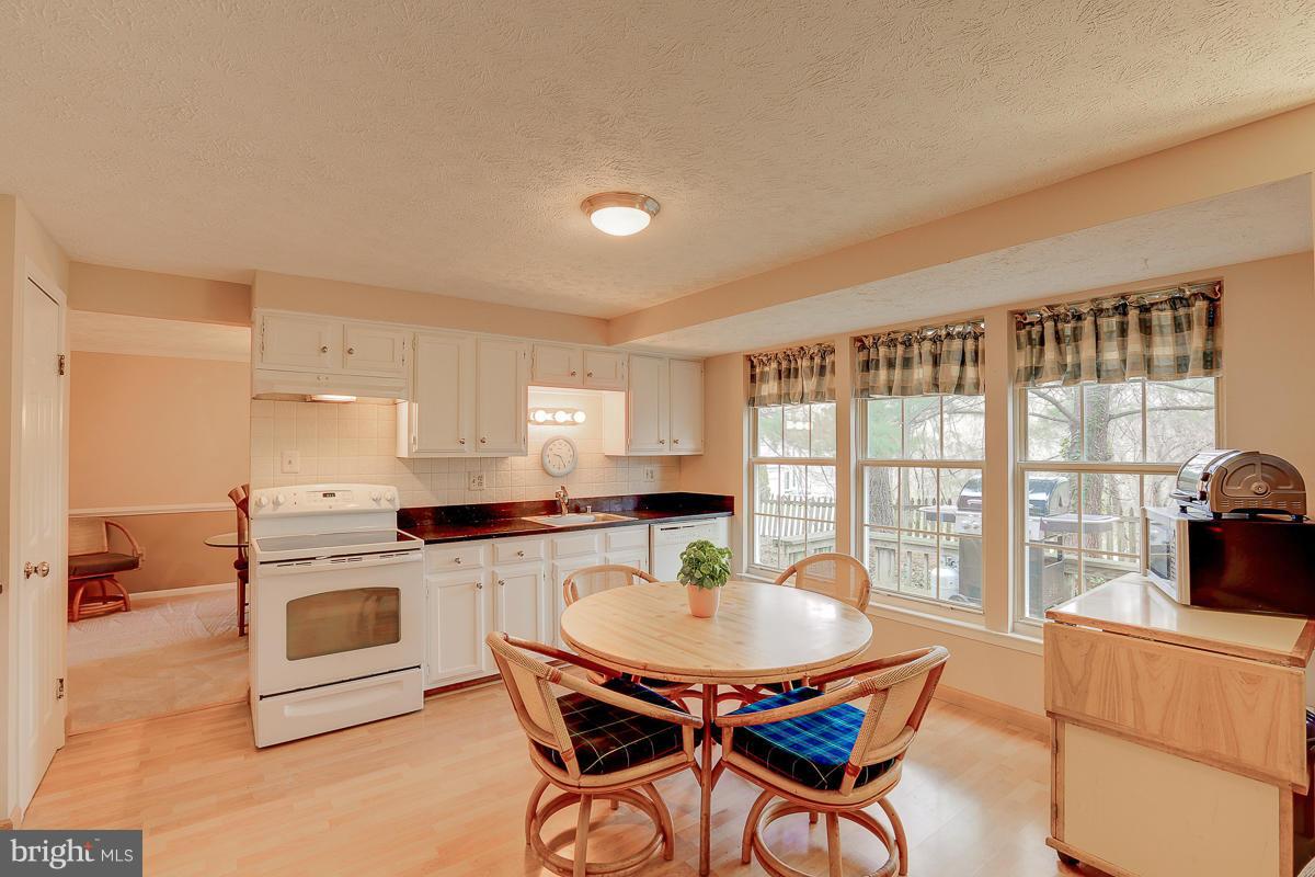 7249 Single Wheel Path Columbia, MD 21046 - Photo 11 of 29 Kitchen