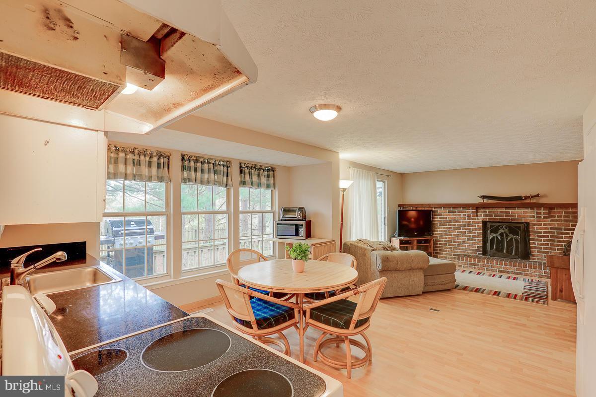 7249 Single Wheel Path Columbia, MD 21046 - Photo 12 of 29 Kitchen