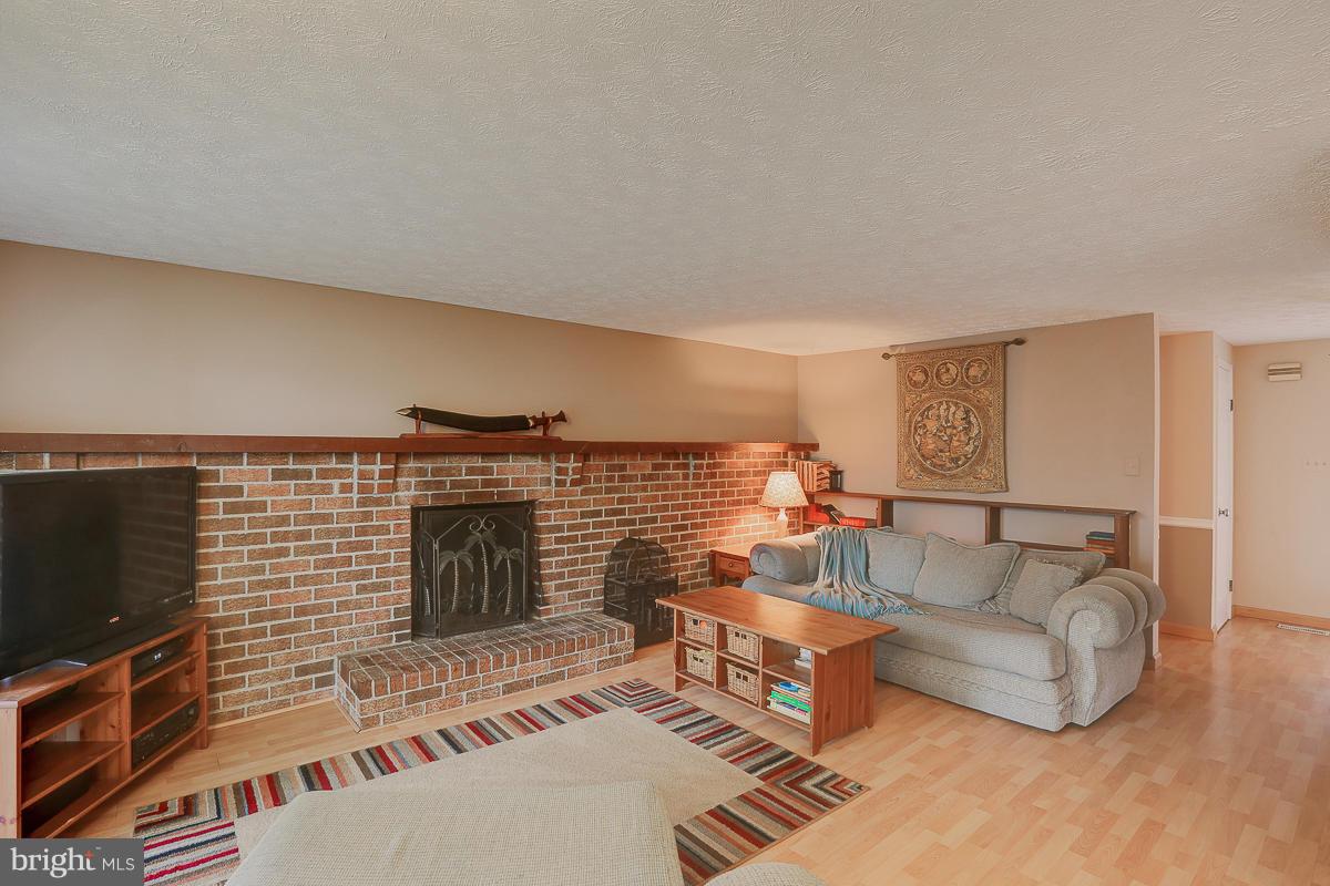 7249 Single Wheel Path Columbia, MD 21046 - Photo 15 of 29 Family Room