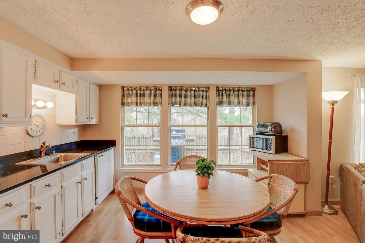 7249 Single Wheel Path Columbia, MD 21046 - Photo 9 of 29 Kitchen