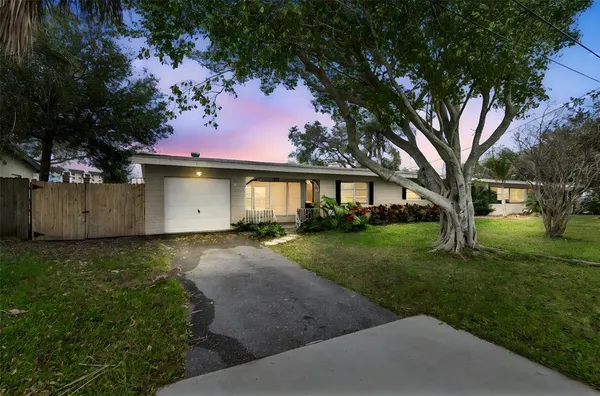 $340,000 | 10970 Grove Terrace, Seminole, FL 33772