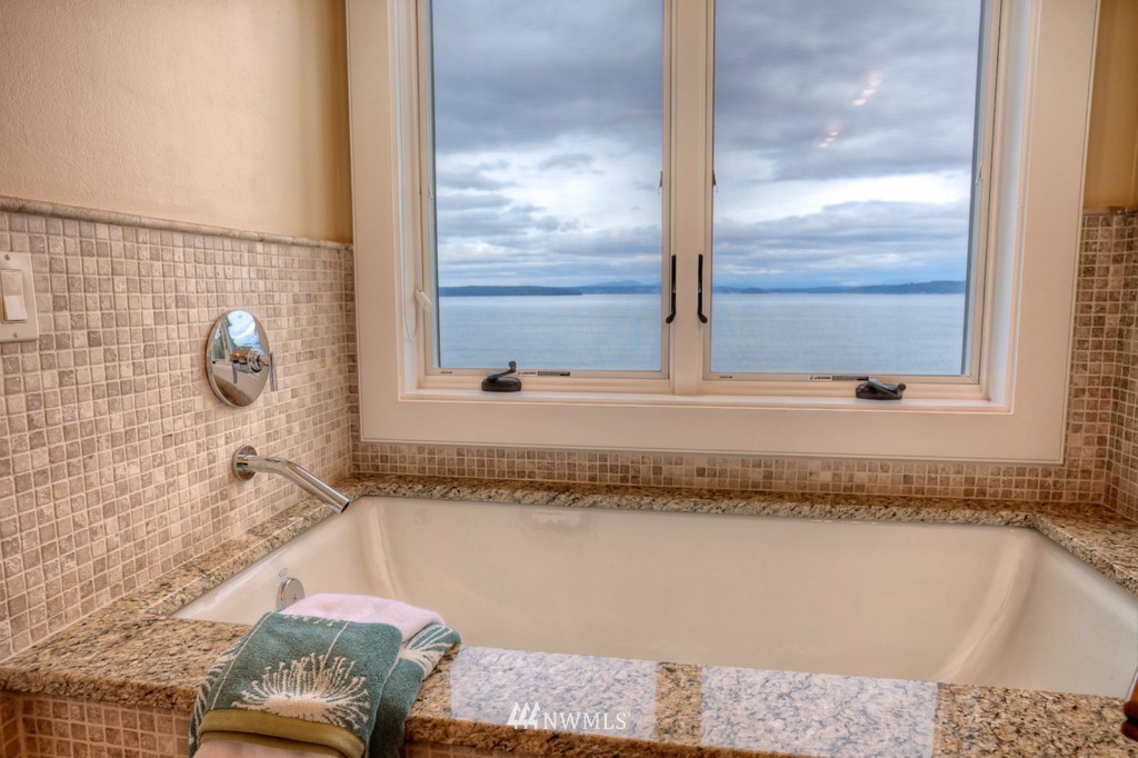 5909 Atlas Place Southwest Seattle, WA 98136 - Photo 14 of 25 Gallery Image 14