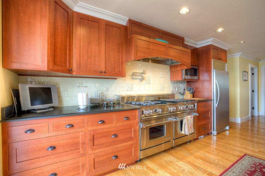 5909 Atlas Place Southwest Seattle, WA 98136 - Photo 7 of 25 Gallery Image 7