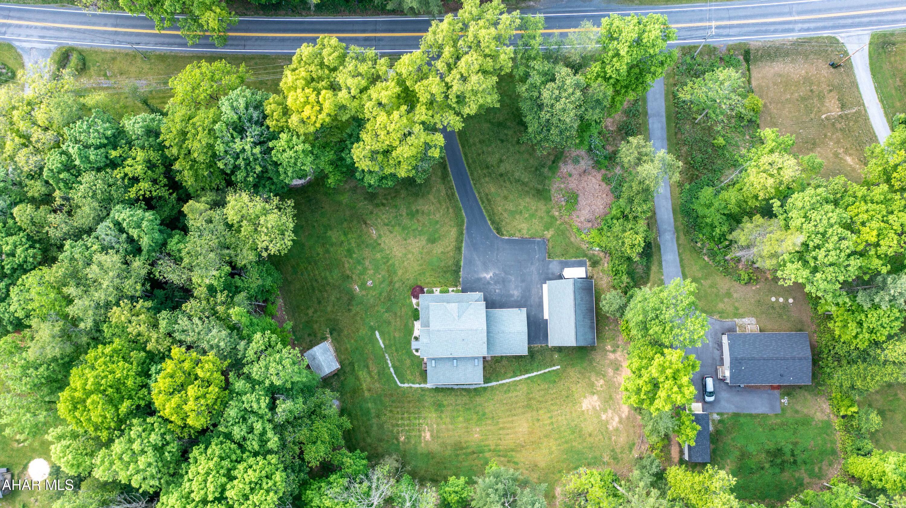 2707 Pennington Road Tyrone, PA 16686 - Photo 9 of 66