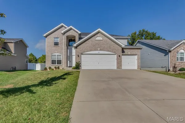 $3,200 | 253 Village Creek Drive, Ballwin, MO 63021