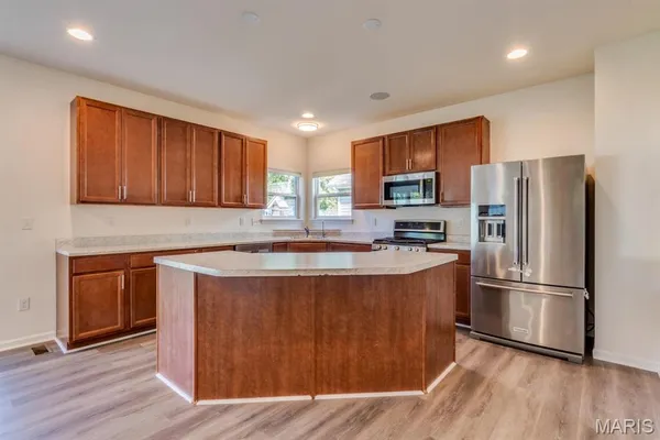 $3,200 | 253 Village Creek Drive, Ballwin, MO 63021