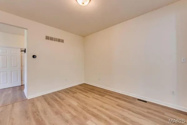 $3,200 | 253 Village Creek Drive, Ballwin, MO 63021