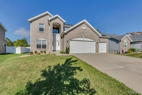$3,200 | 253 Village Creek Drive, Ballwin, MO 63021