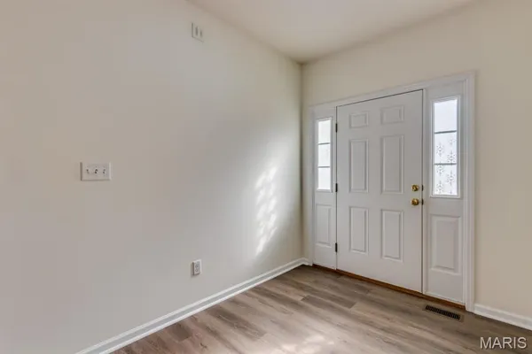 $3,200 | 253 Village Creek Drive, Ballwin, MO 63021