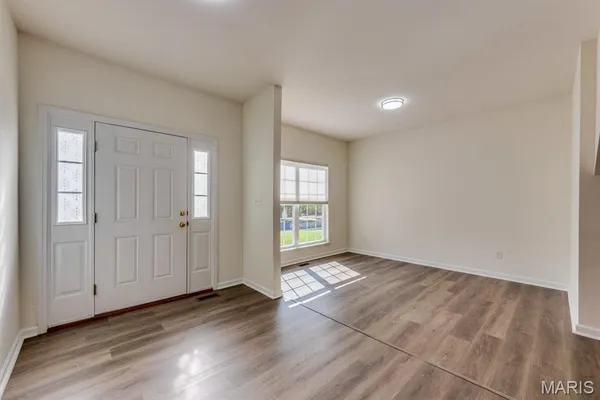 $3,200 | 253 Village Creek Drive, Ballwin, MO 63021