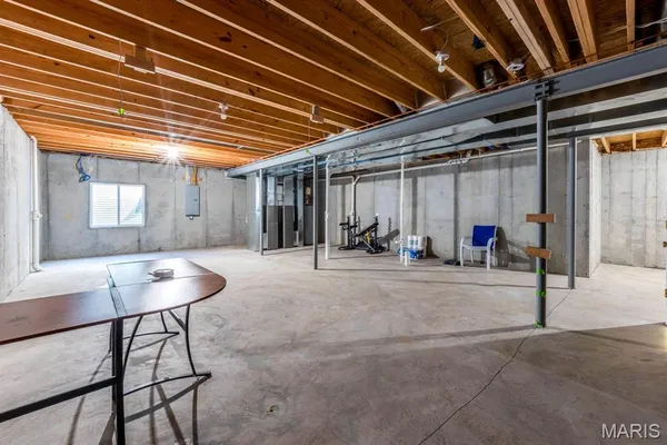 $3,200 | 253 Village Creek Drive, Ballwin, MO 63021