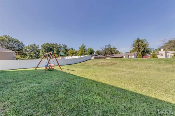 $3,200 | 253 Village Creek Drive, Ballwin, MO 63021