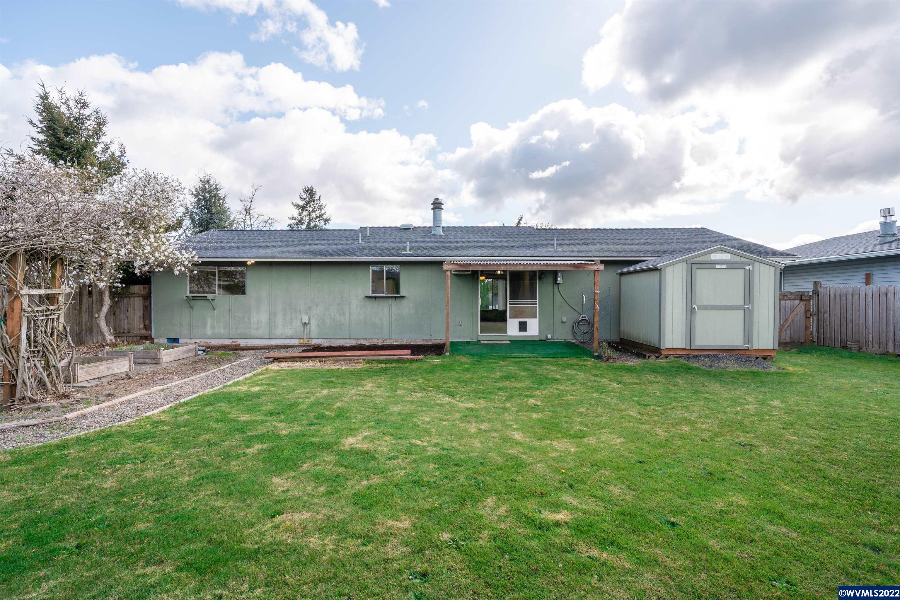 4353 Burlington Loop Northeast Salem, OR 97305 - Photo 38 of 41