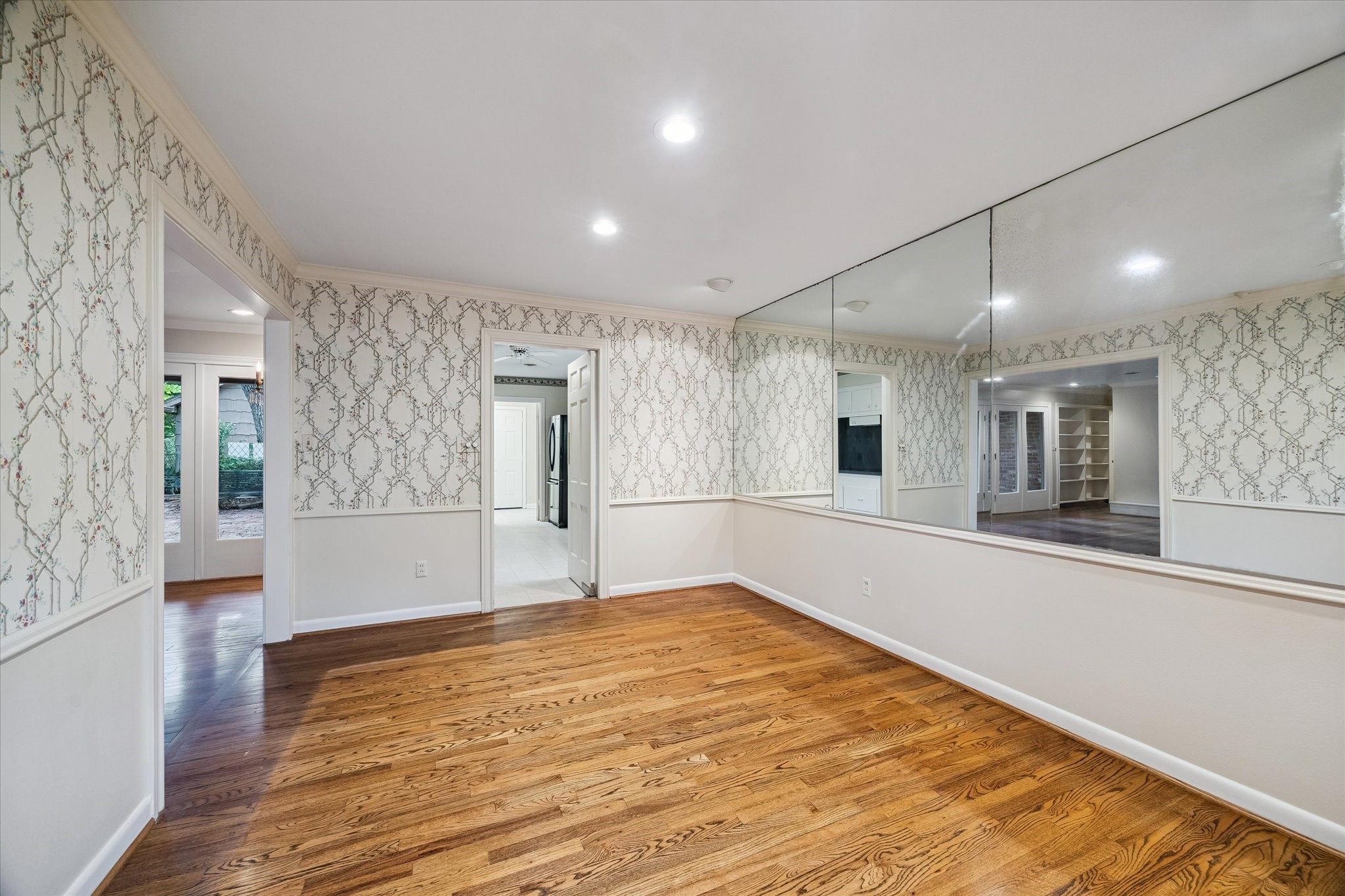 2126 Chimney Rock Road Houston, TX 77057 - Photo 9 of 30