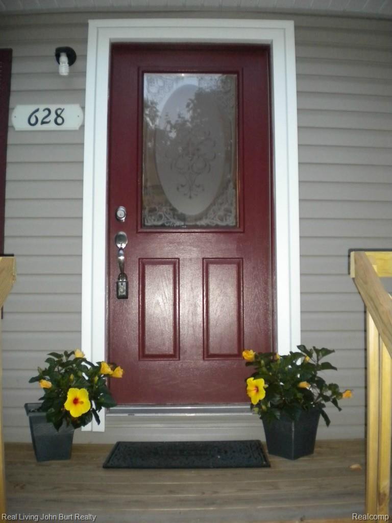 628 Crescent Lake Road Waterford, MI 48327 - Photo 2 of 28 2015-08-06 10.15