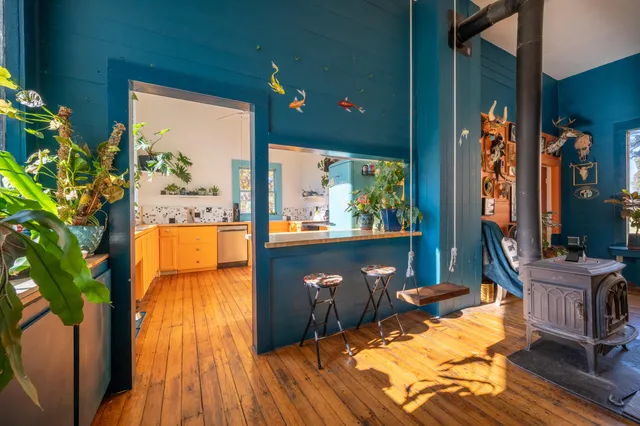 $210,000 | 3056 Indian Valley Road Northwest, Willis, VA 24380