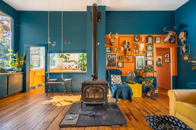 $210,000 | 3056 Indian Valley Road Northwest, Willis, VA 24380