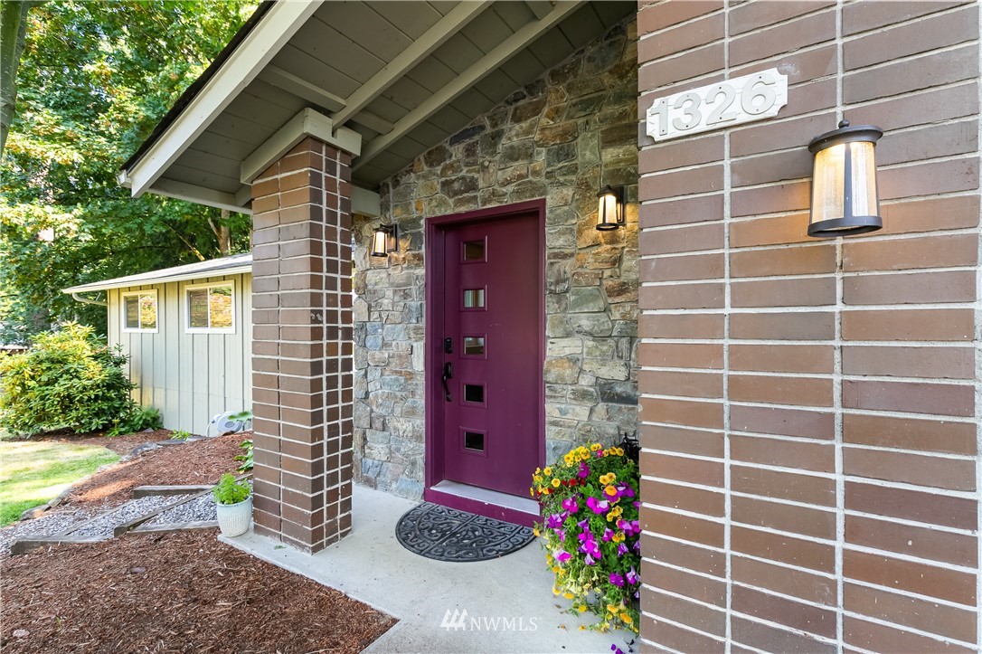 1326 Roland Street Bellingham, WA 98229 - Photo 2 of 40 Gallery Image 2