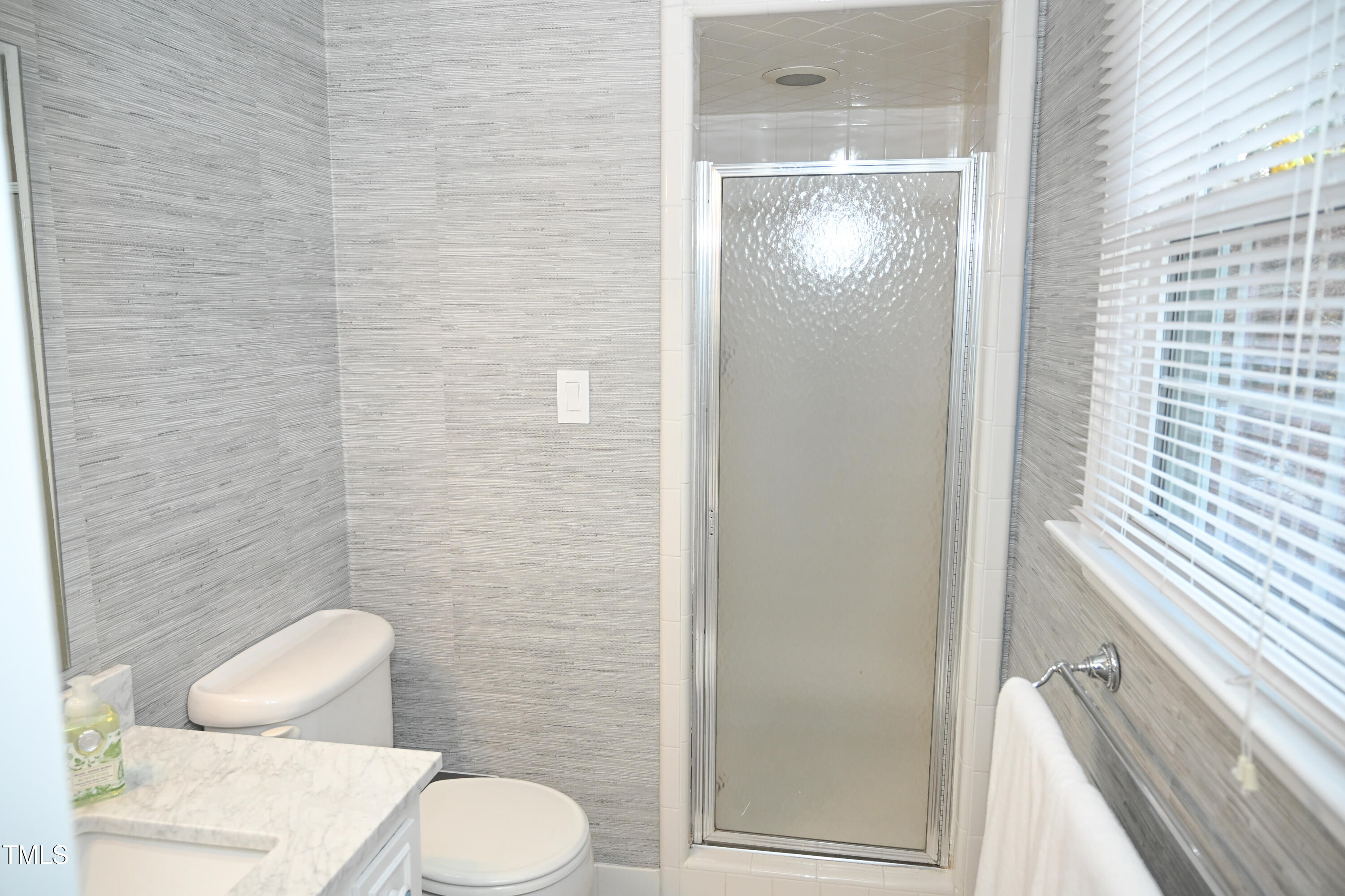5012 Knaresborough Road Raleigh, NC 27612 - Photo 23 of 35 Primary bath
