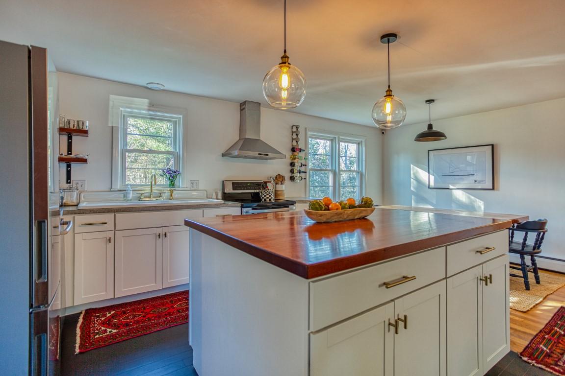 323 Ocean Point Road East Boothbay, ME 04544 - Photo 9 of 36 9