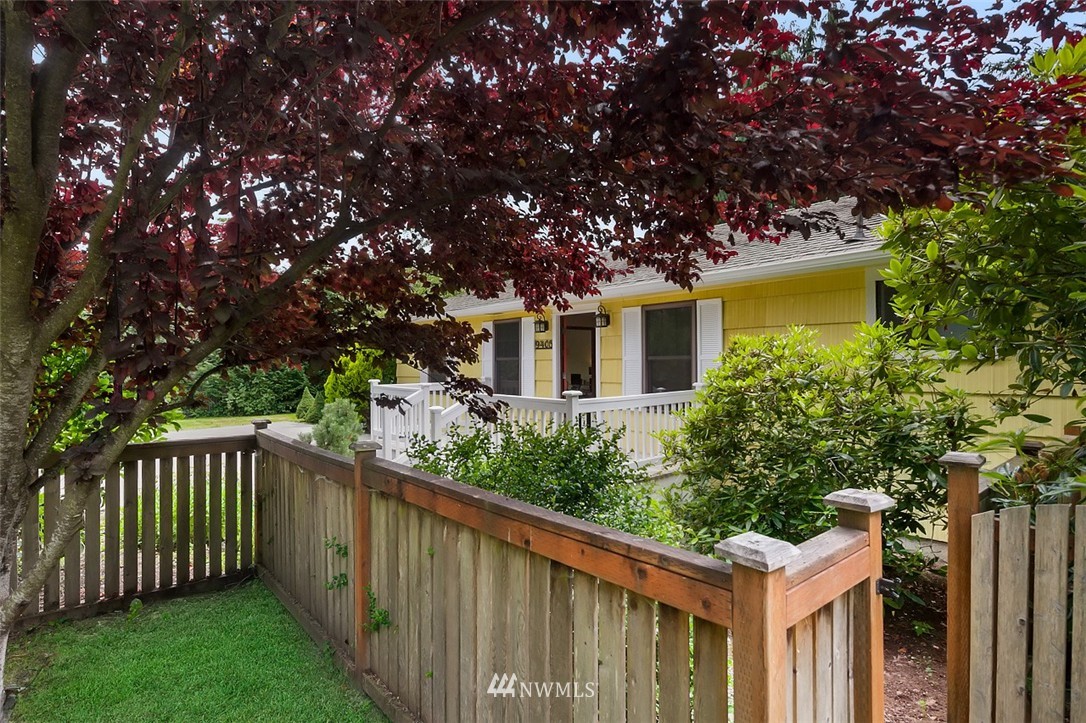 9405 Southwest Gorsuch Road Vashon, WA 98070 - Photo 2 of 23 Gallery Image 2