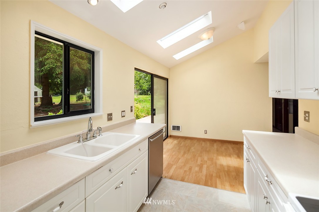 9405 Southwest Gorsuch Road Vashon, WA 98070 - Photo 12 of 23 Gallery Image 12