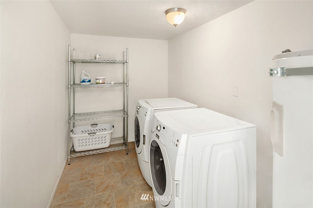9405 Southwest Gorsuch Road Vashon, WA 98070 - Photo 17 of 23 Gallery Image 17