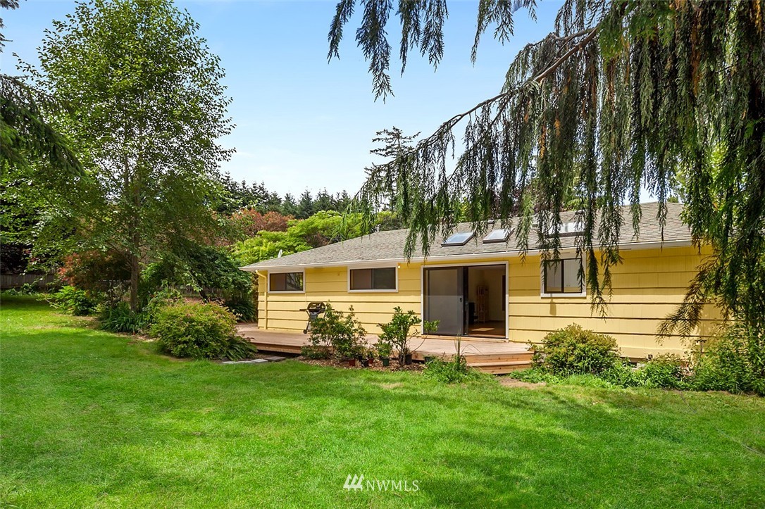 9405 Southwest Gorsuch Road Vashon, WA 98070 - Photo 3 of 23 Gallery Image 3