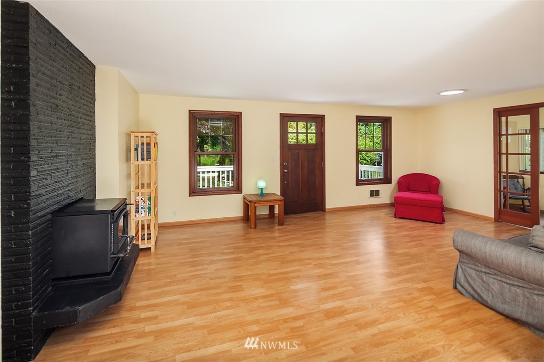 9405 Southwest Gorsuch Road Vashon, WA 98070 - Photo 5 of 23 Gallery Image 5