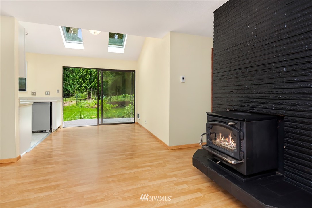 9405 Southwest Gorsuch Road Vashon, WA 98070 - Photo 7 of 23 Gallery Image 7