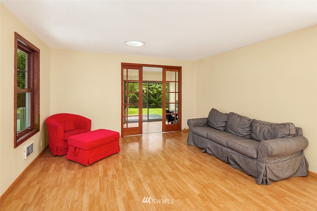 9405 Southwest Gorsuch Road Vashon, WA 98070 - Photo 8 of 23 Gallery Image 8