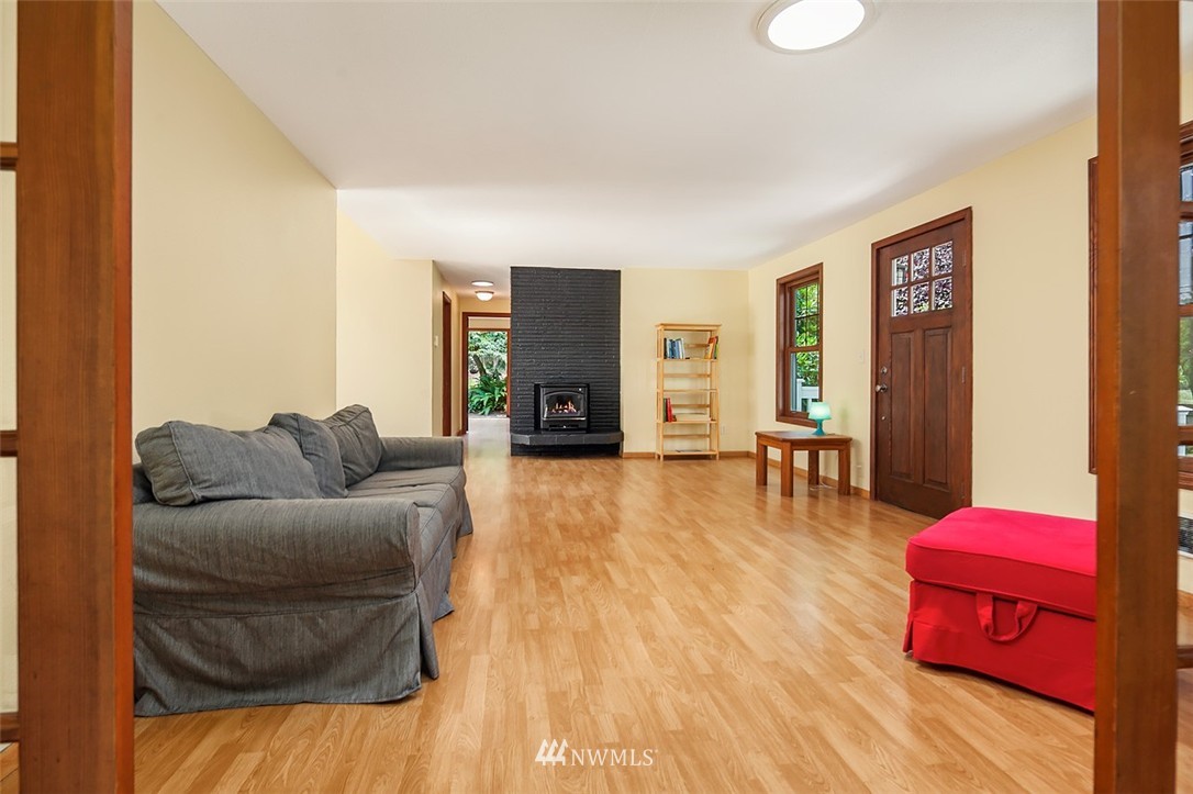 9405 Southwest Gorsuch Road Vashon, WA 98070 - Photo 9 of 23 Gallery Image 9