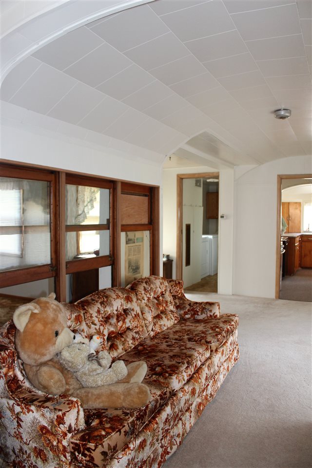 731 West Deer Creek Road Clinton, IA 52732 - Photo 4 of 16 Gallery Image 4