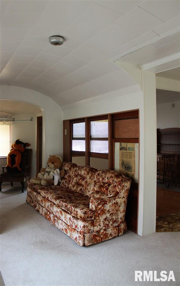731 West Deer Creek Road Clinton, IA 52732 - Photo 5 of 16 Gallery Image 5