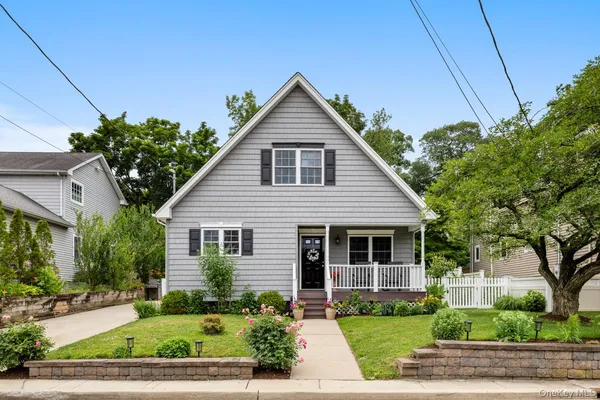 $899,000 | 5 Glenmore Avenue, Glenwood Landing, NY 11547