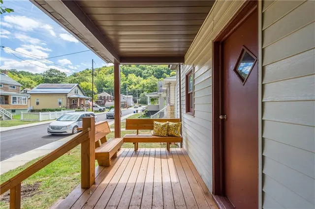 a view of balcony with a patio