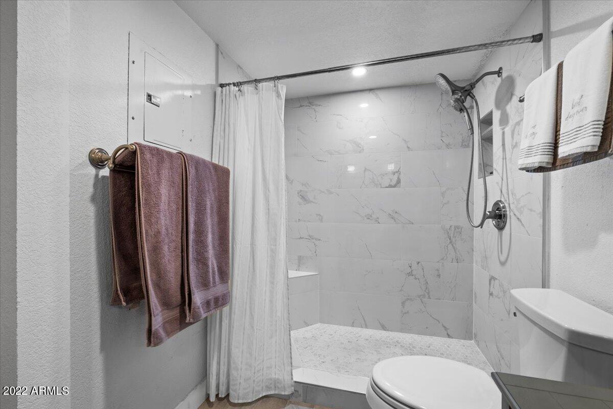 4303 East Cactus Road, Unit 207 Phoenix, AZ 85032 - Photo 16 of 35 13-Bathroom