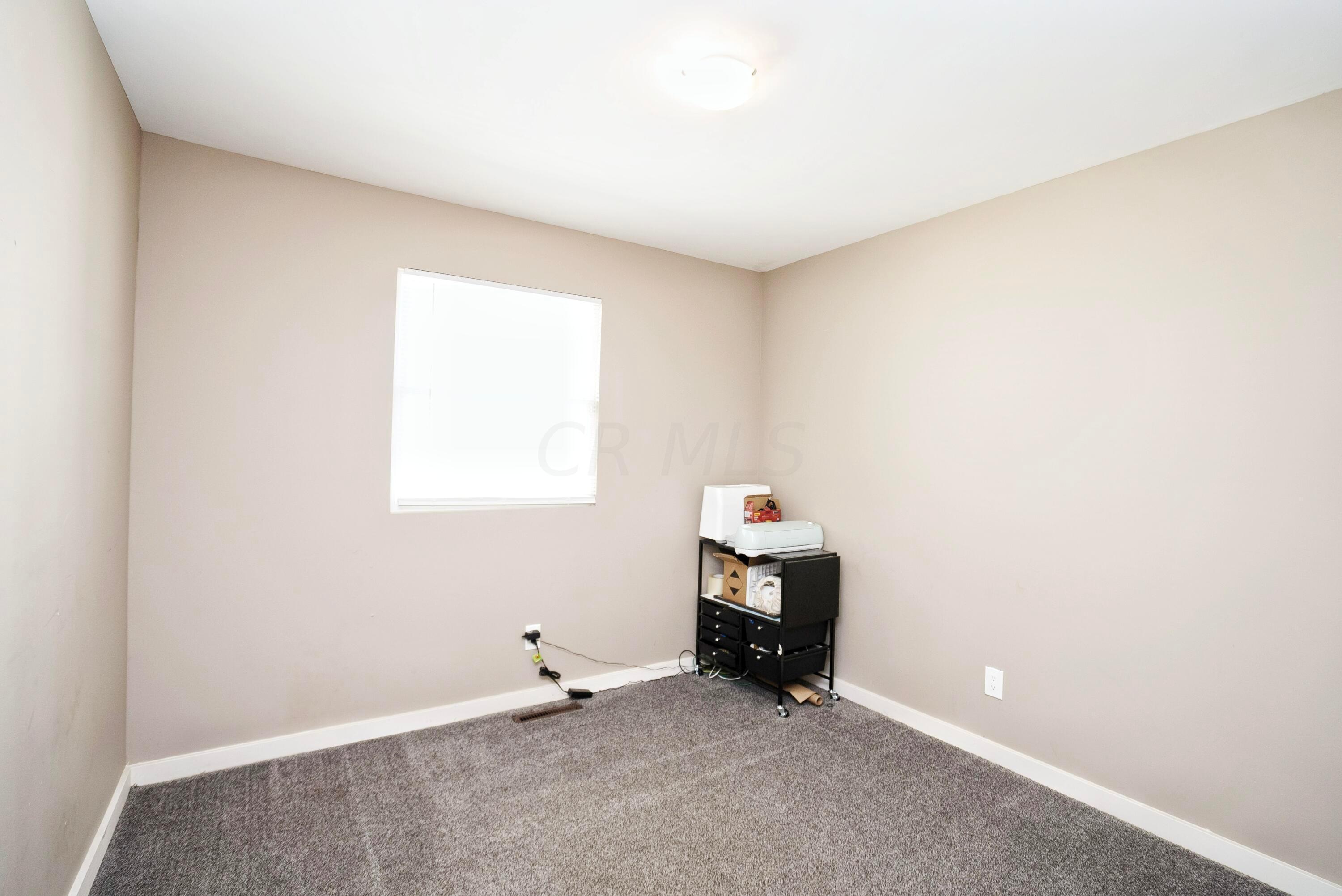 281 East Alcott Road Columbus, OH 43207 - Photo 15 of 23 Gallery Image 15